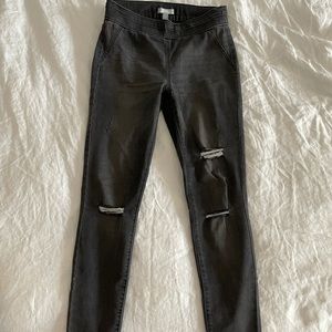 Size small faded black jegging. Ideal for size 4 or 6 US. Never worn.